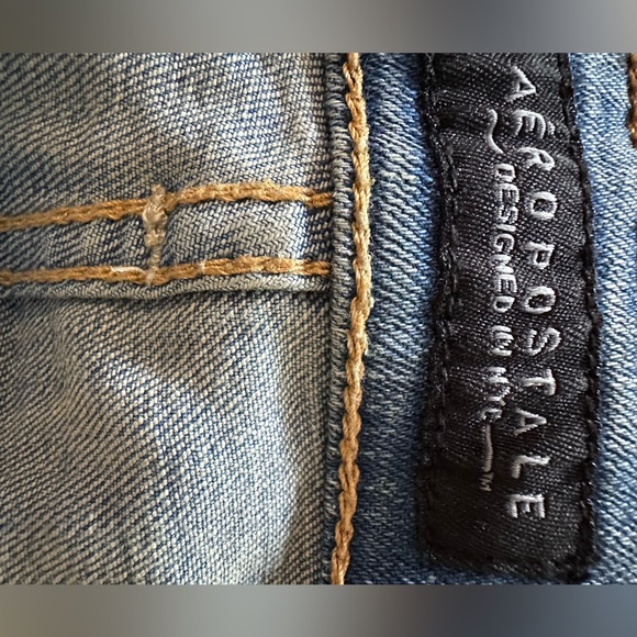 Gently used Aeropostale light denim jeggings size 14 Regular - Picture 7 of 9